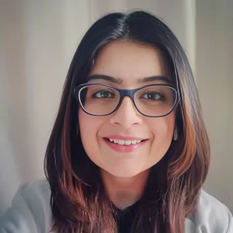 Divya Vora - Skincare & Wellness Influencer